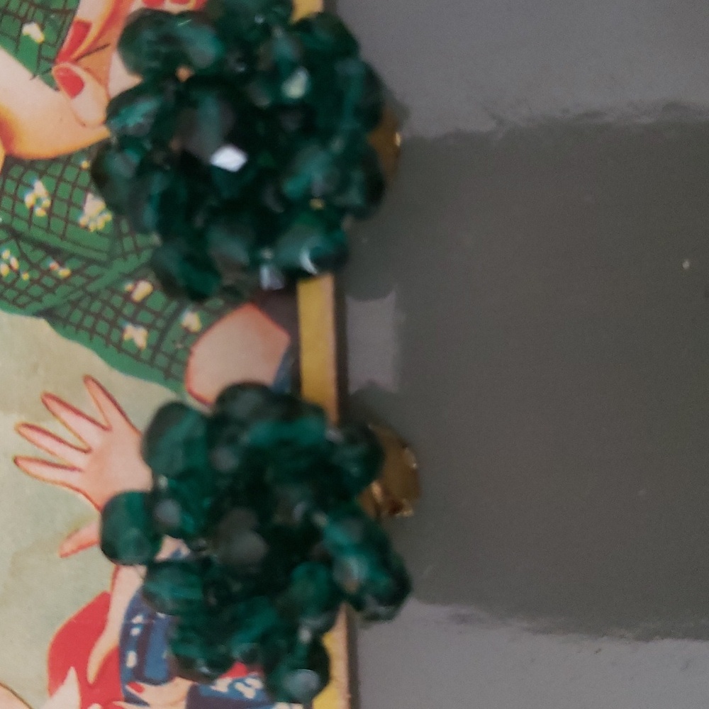 Vintage clip earrings
